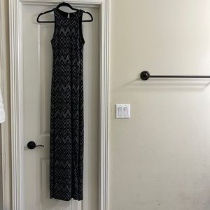 Black & Glitter evening dress with slit on the left Jump Apparel size 3/4